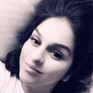 Meet your Posher, Monique